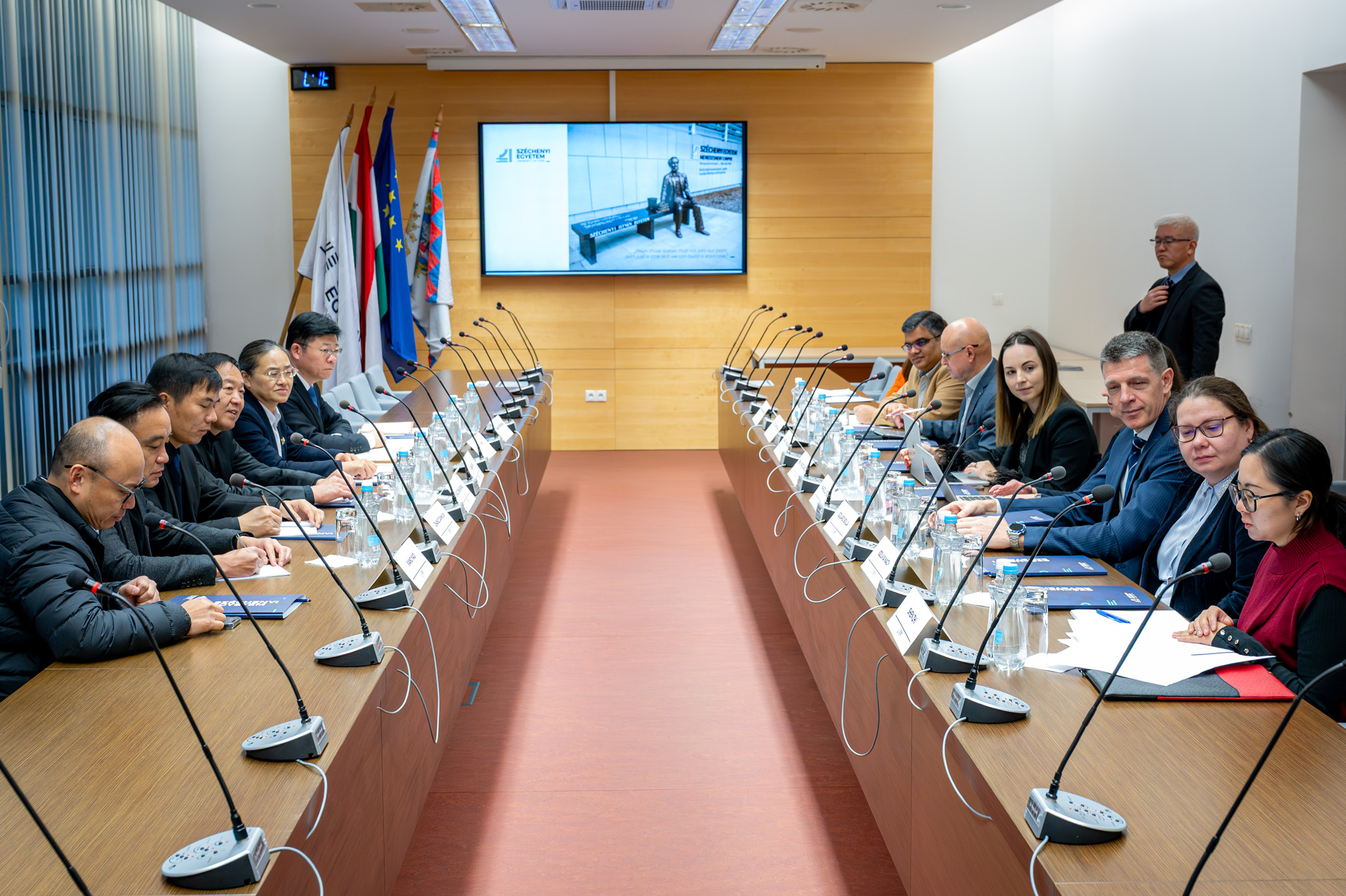 hszucsou_delegacio (3).jpg